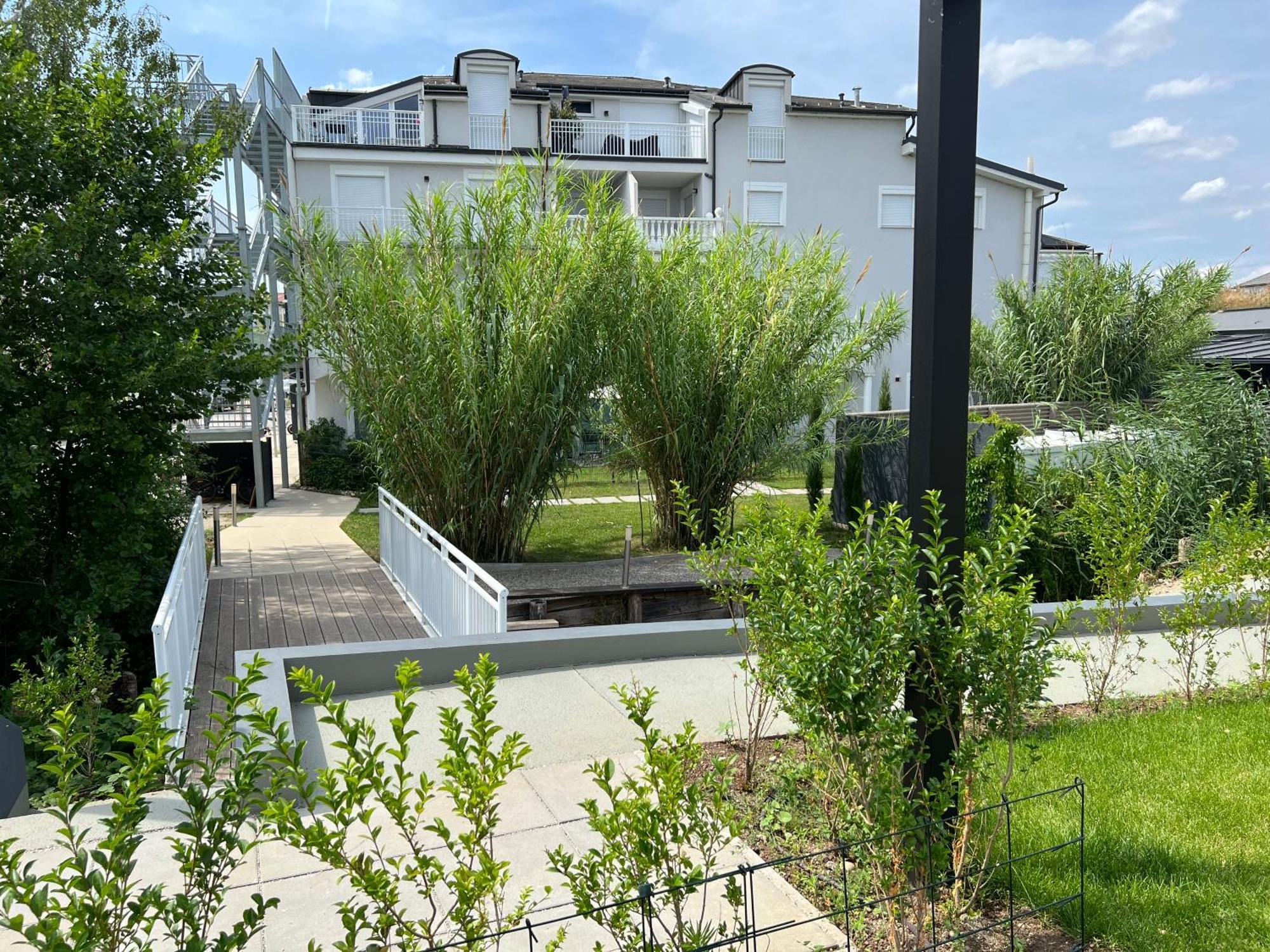 25H Spa-Residenz Best Sleep Privat Garden & Pools Neusiedl am See Exterior photo