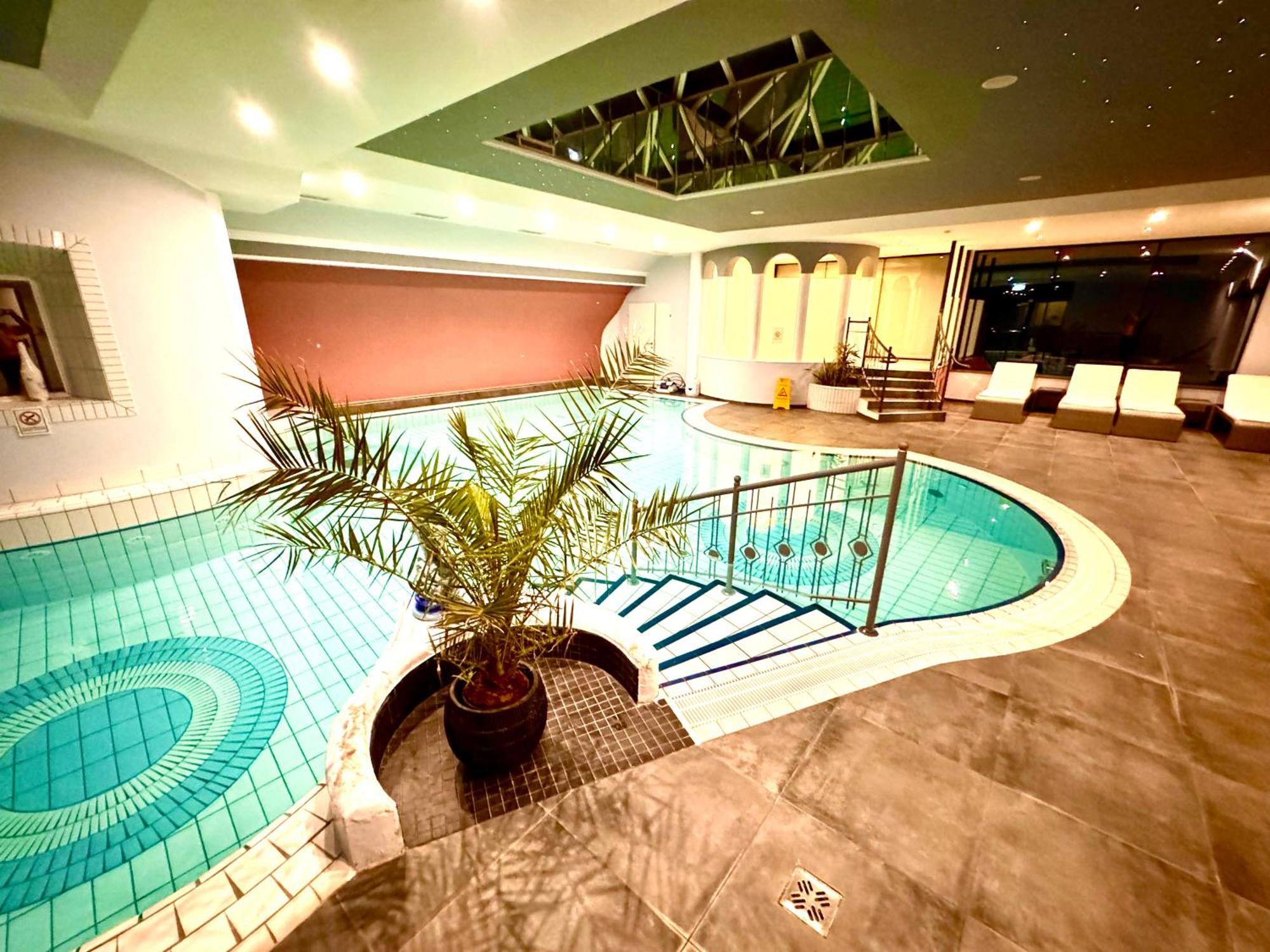 25H Spa-Residenz Best Sleep Privat Garden & Pools Neusiedl am See Exterior photo